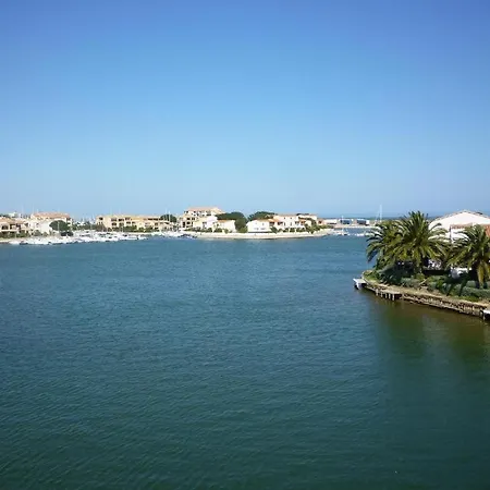 Marina Village شقة سان سيبريان